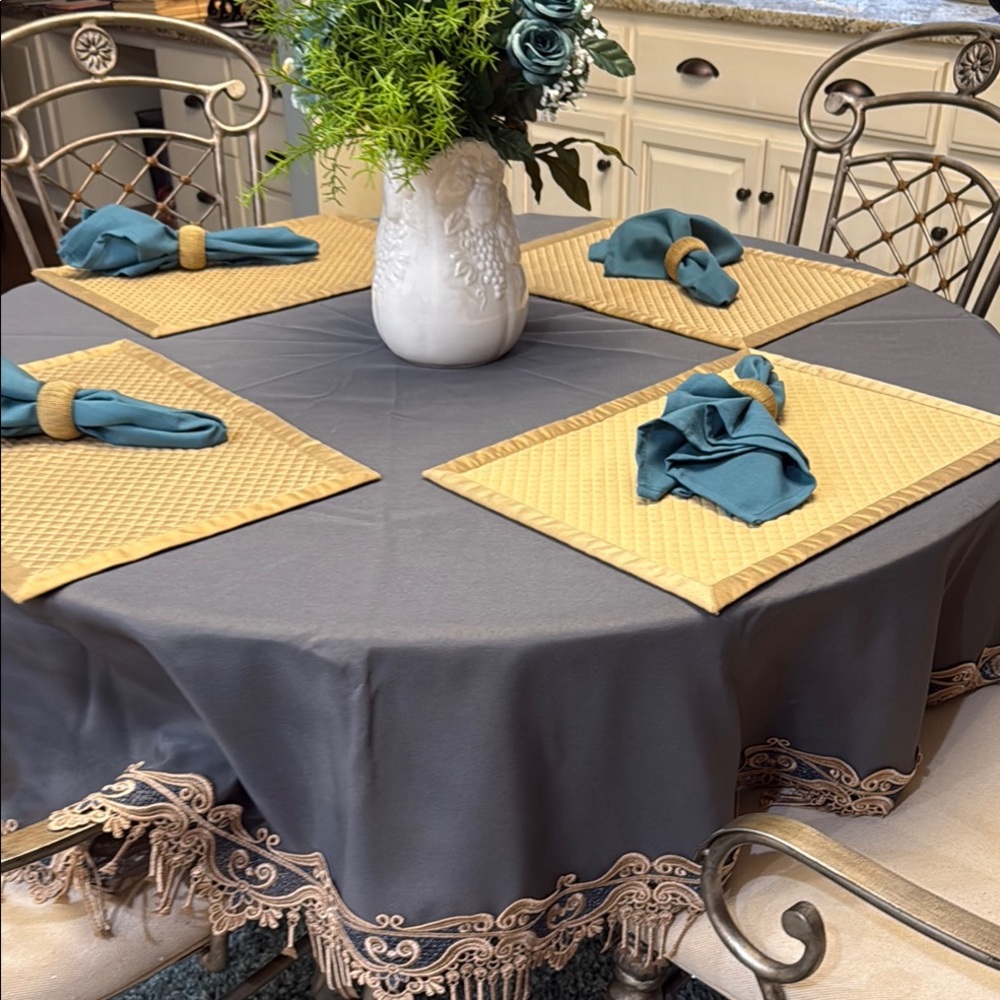 Elegant Gray and Gold Dining Table Linens